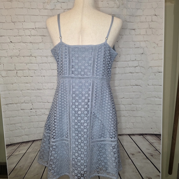Abercrombie & Fitch Mixed-Stitch Eyelet Lace Mini Dress in Pale Blue Size M - Picture 3 of 7